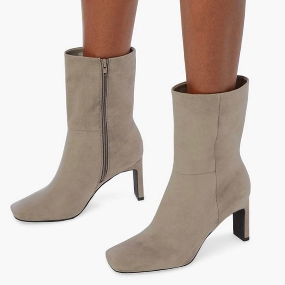 Boots - Picture 2 of 4